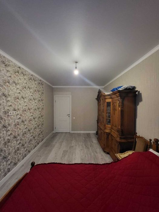 Продается 3 комн кв р-н Караван