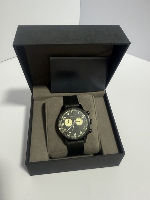 Tsovet SVT-DE40 Black & Beige Chronograph Watch