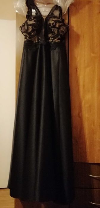 Продавам бална рокля