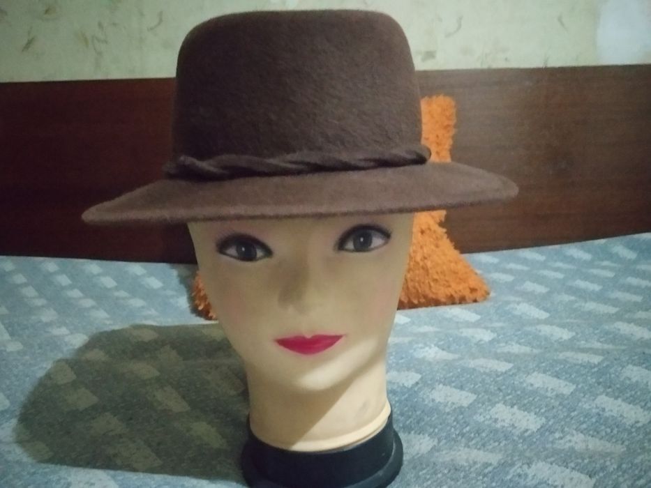 Шляпа чёрная продается