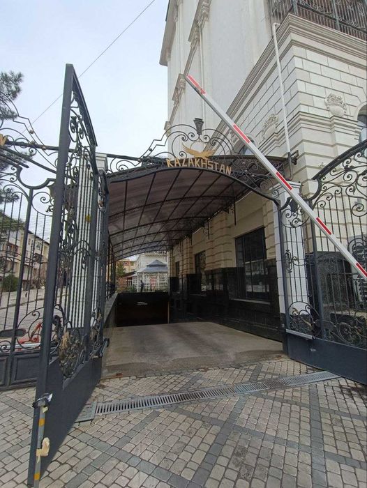 Продается 5 комнатная квартира ЖК Казахстан 170м2 Коробка Кирпич Метро