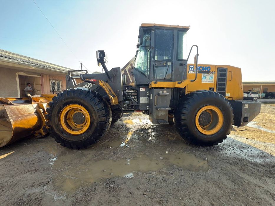 фронтальный погрузчик LW550FN