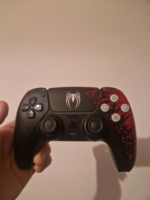 Vând playstation 5 spiderman 2 limited edition