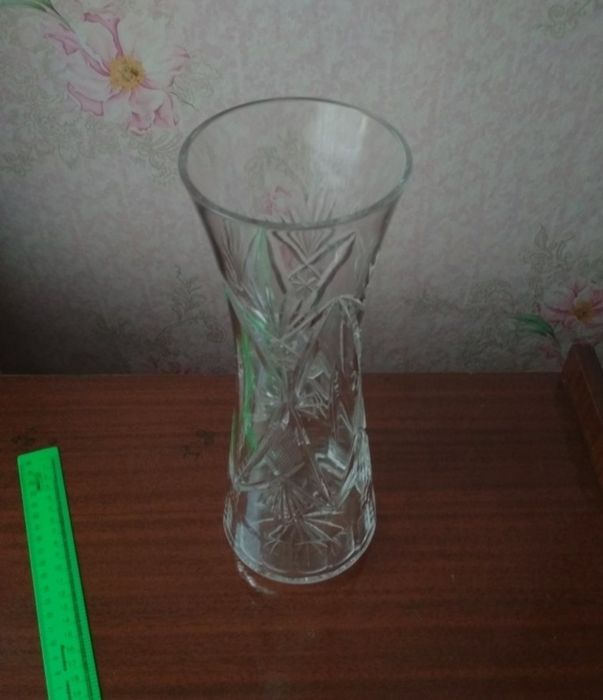 Хрустальная ваза