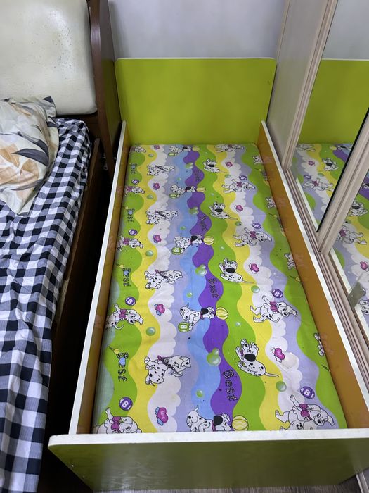 Детская кроватка