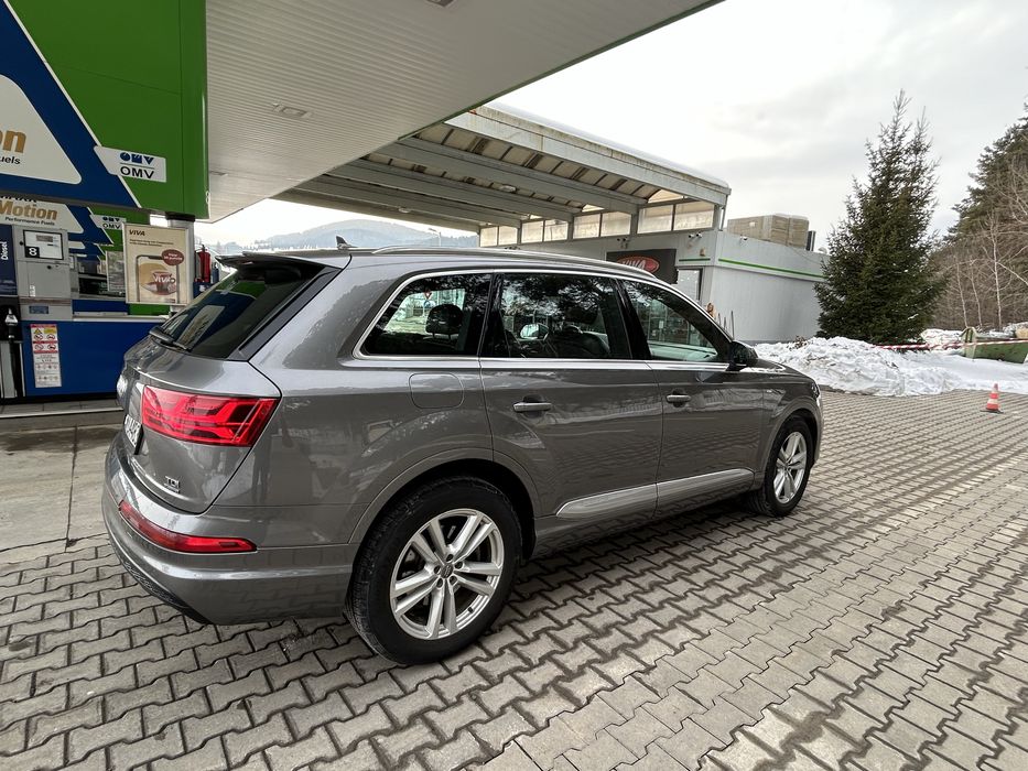 Audi Q7 3.0tdi S-line  7persoane