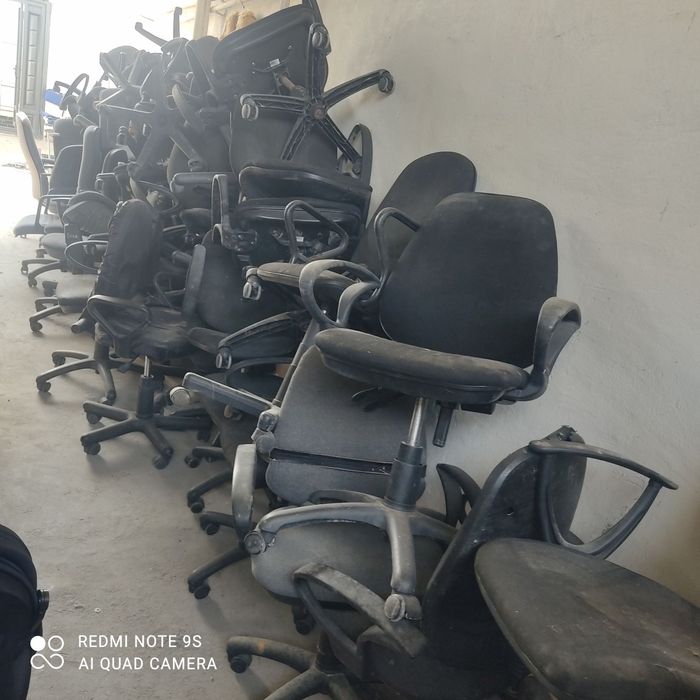 Продаются офисные кресла и стулья