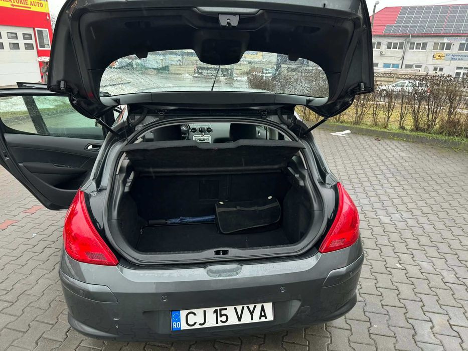 Peugeot 308 – 1.6 HDi Premium Pack Aut – Automată, Sport