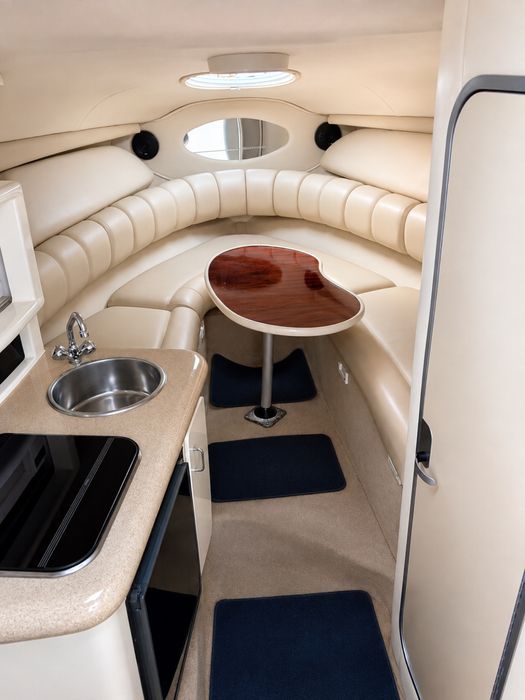 Barcă Monterey 265 Cruiser – cabinată, complet echipată