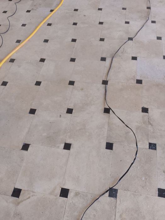 Брусчатка. Извисняк. Кафел. Гратит. Сокл