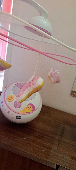 Музикална въртележка CHICCO MAGIC STARS РОЗОВА