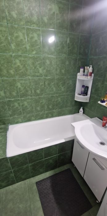 Ofer spre închiriere apartament două camere Mioveni, zonă centrală