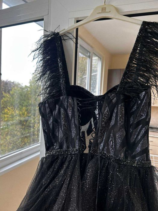 Черна блестяща принцеска бална рокля