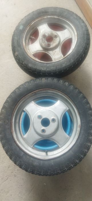 Продам балоны 2 штуки от муравье и мини мопеда