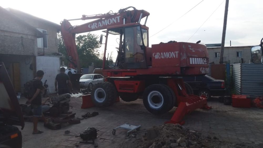 Экскаватор колесный Case 888 P 2AL