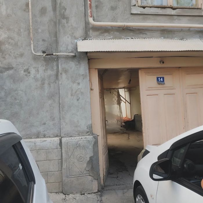 Срочно!!! Продается Орр: Бирлик Саккокий 5,5 соток Фасад 18,5*30