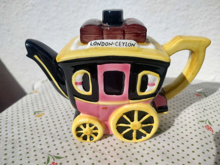 Колекционерски винтидж чайници Swineside, Bob Hersey и други