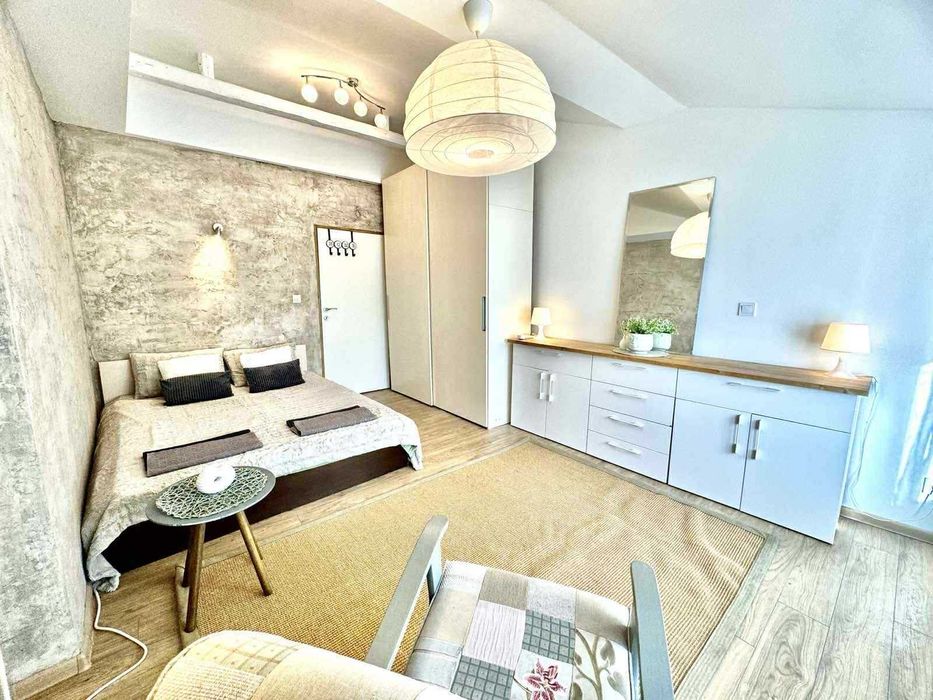 Дава се под наем Тристаен апартамент в София, Център - 80 кв.м за 850 € - Снимка #2