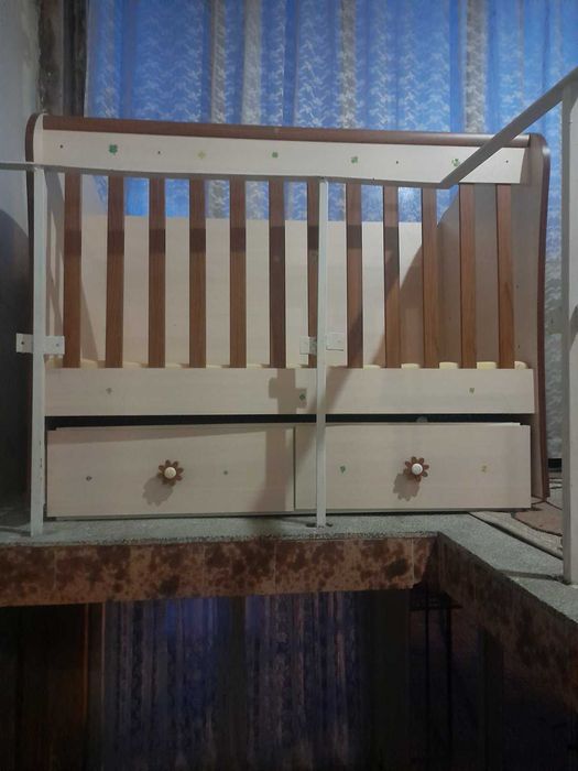 Бебешко  люлеещо легло