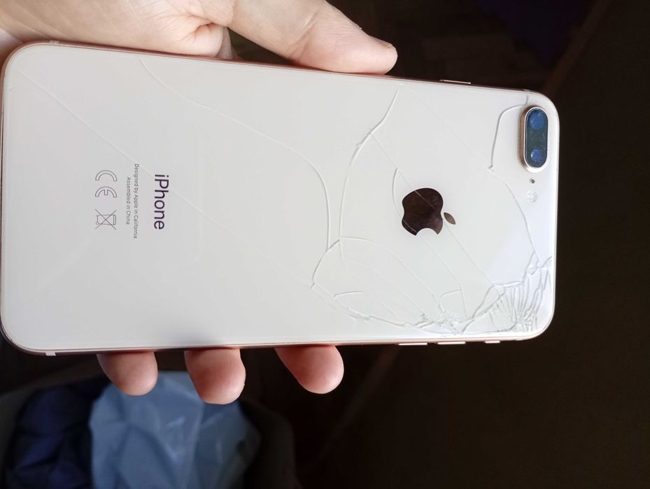Iphone 8 plus  na chasti