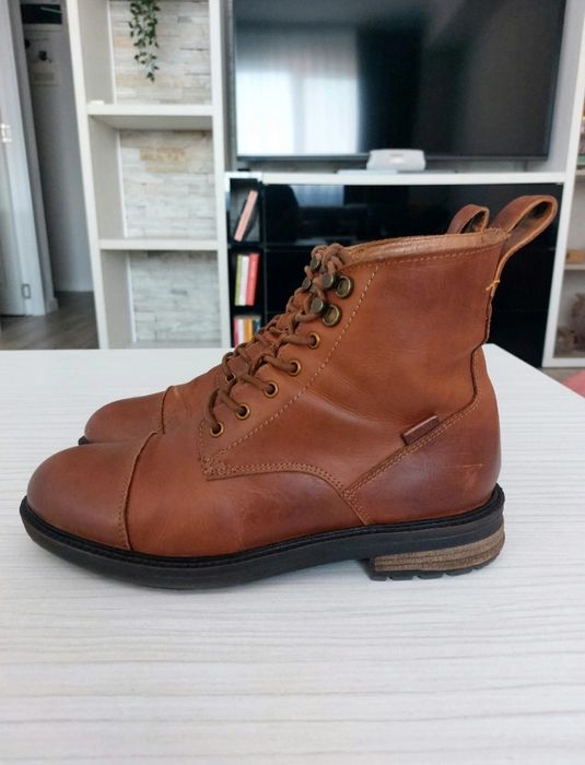 Ghete din piele Levi's