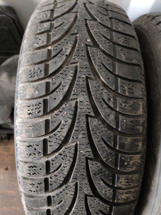 Шины б/у 235/70R16