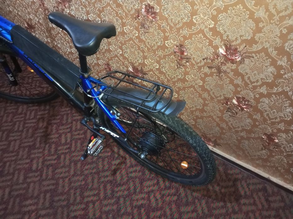 Электровелосипед с двумя аккумуляторами.