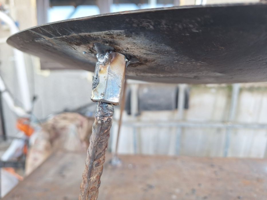 Disc de  gratar  cu picioare detasabile