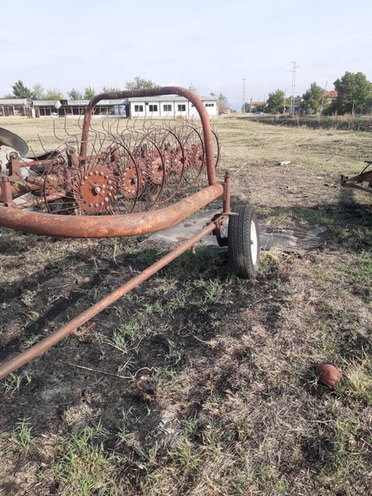 сеносъбирач спешно