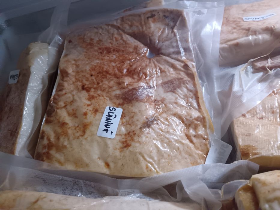 Vând slănină afumată