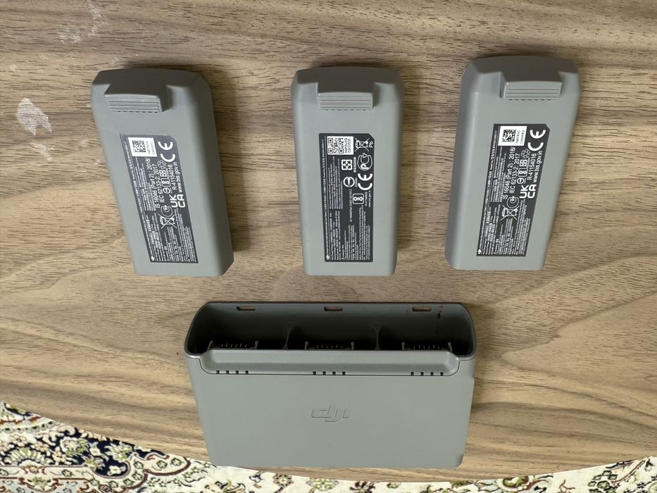 Продается дрон diji mini 2  combo AERIAL CAMERA BUNDLE