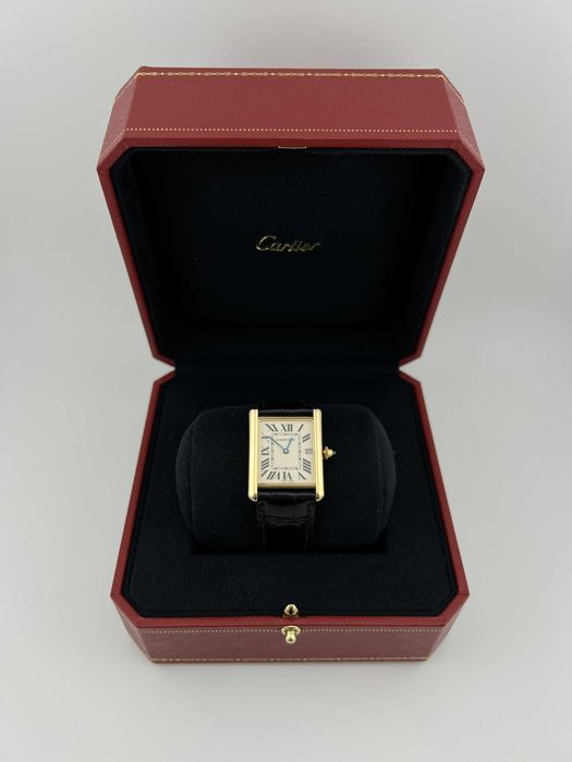 Наручные часы Cartier Tank