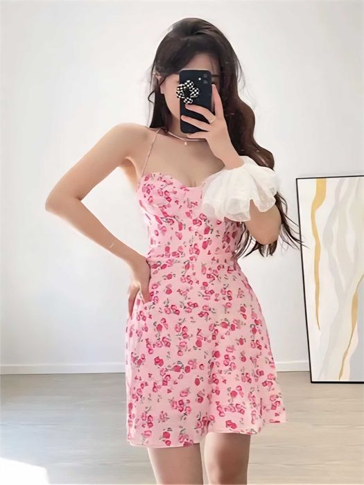 Продавам тази рокля на ZARA от лен в размер С