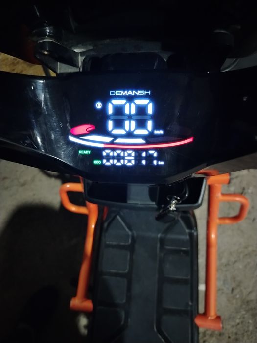 Elektroskuter sotiladi