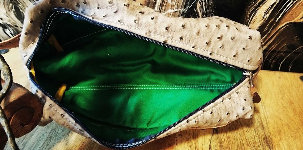 Чантички за тоалетни принадлежности от естествена кожа