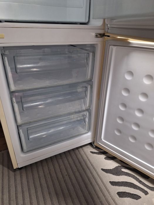 Продам холодильник Samsung