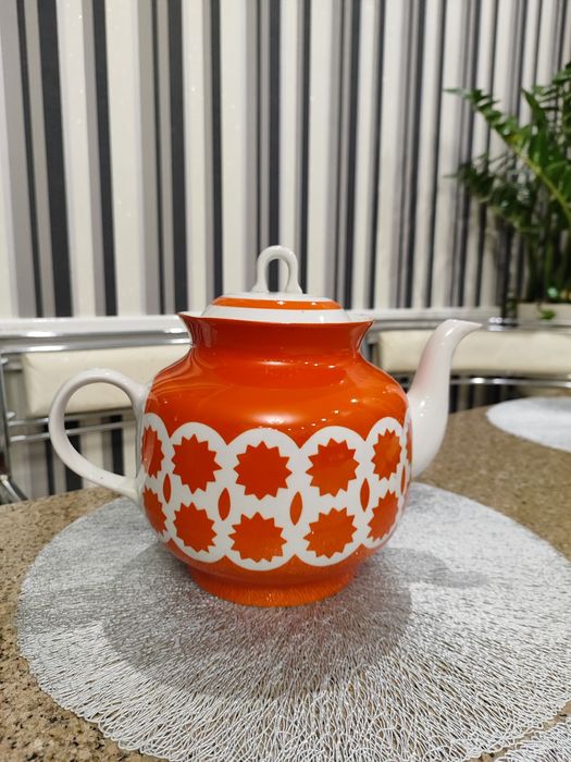 Продам чайник керамический большой