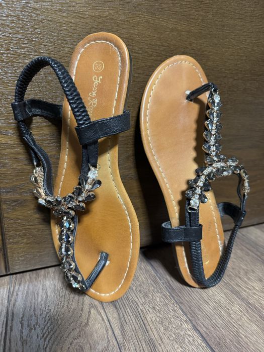 Сандали с камъни и перли, 38 номер, Нови