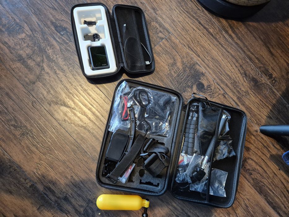 GoPro Hero 9 Black + Set complet accesorii - Stare impecabila, full box