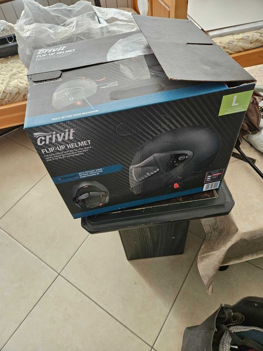 Нова Каска CRIVIT