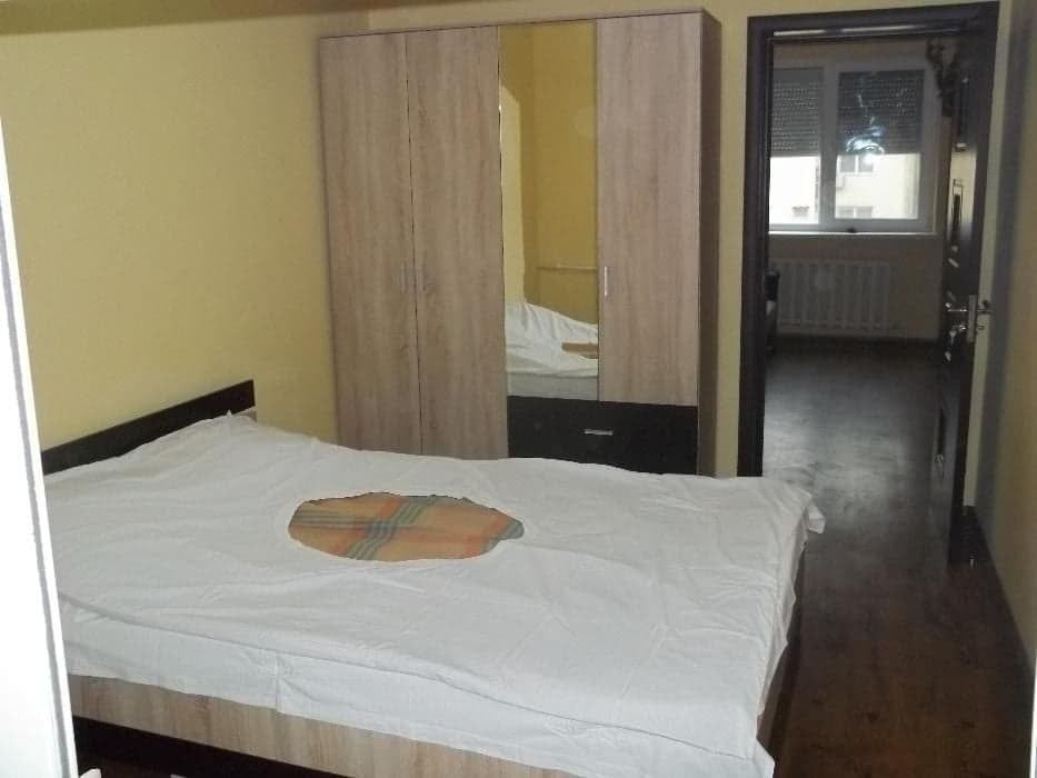 Închiriez apartament
