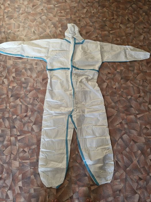 Комбинезон одноразовый