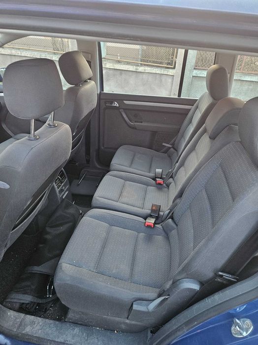 Vw touran 7 locuri 1.6fsi benzina 115cp 6 trepte foarte ingrijit