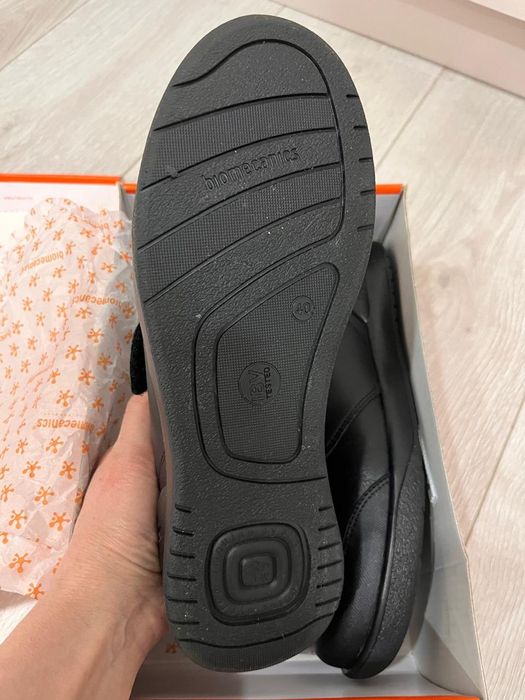 Новые туфли кроссовки Biomecanics