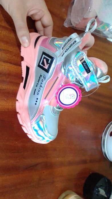 Кросовки детские новые 32р