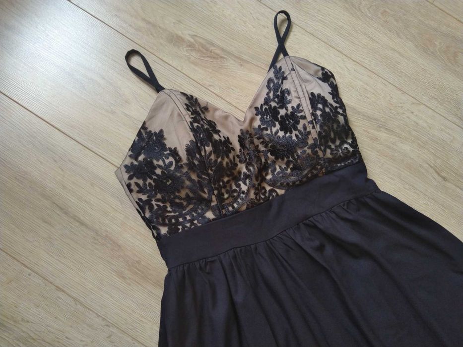 Дамска рокля за повод