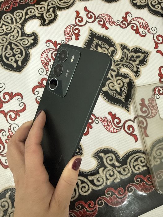 Продам Телефон Realmi С71