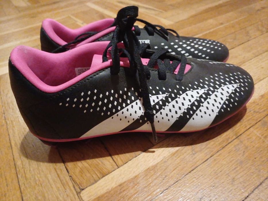 Маркови детски футболни и баскетболни обувки 38 номер