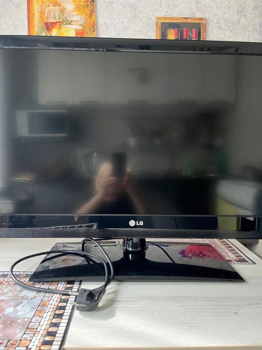Продам телевизор LG