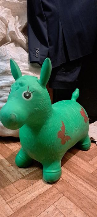 Ослик      детям.